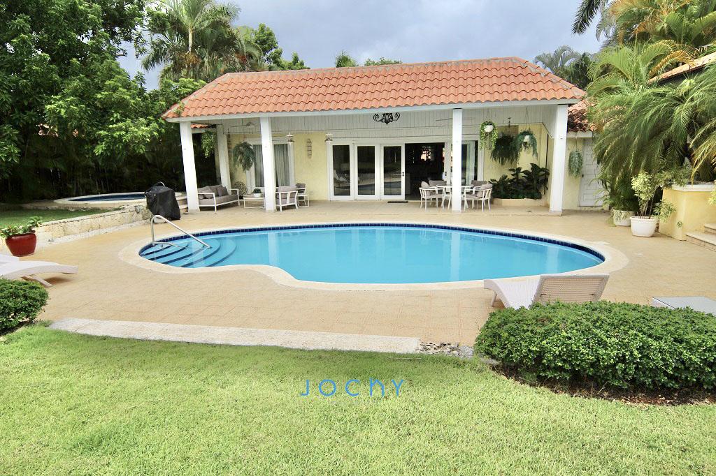 Jochy Real Estate vende villa en Casa de Campo La Romana Foto 7178786-2.jpg
