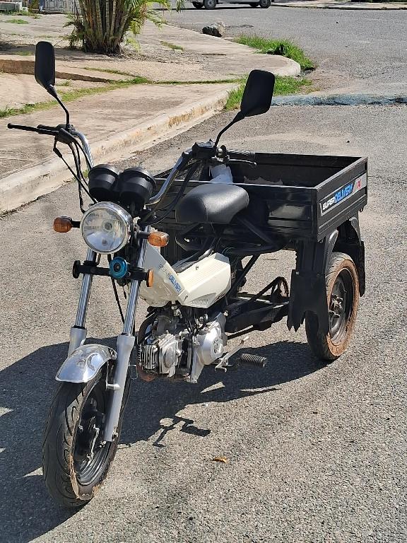 SE VENDE. Motocicleta marca X-1000 Super Delivery.  Foto 7221677-5.jpg
