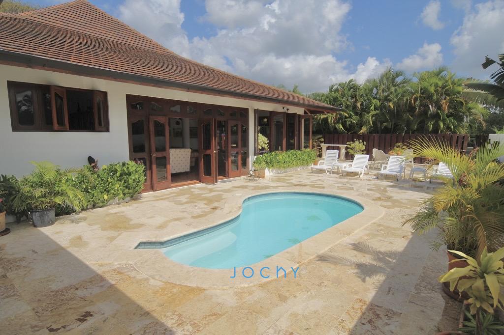 Jochy Real Estate vende villa en Casa de Campo La Romana R.D Foto 7225468-1.jpg