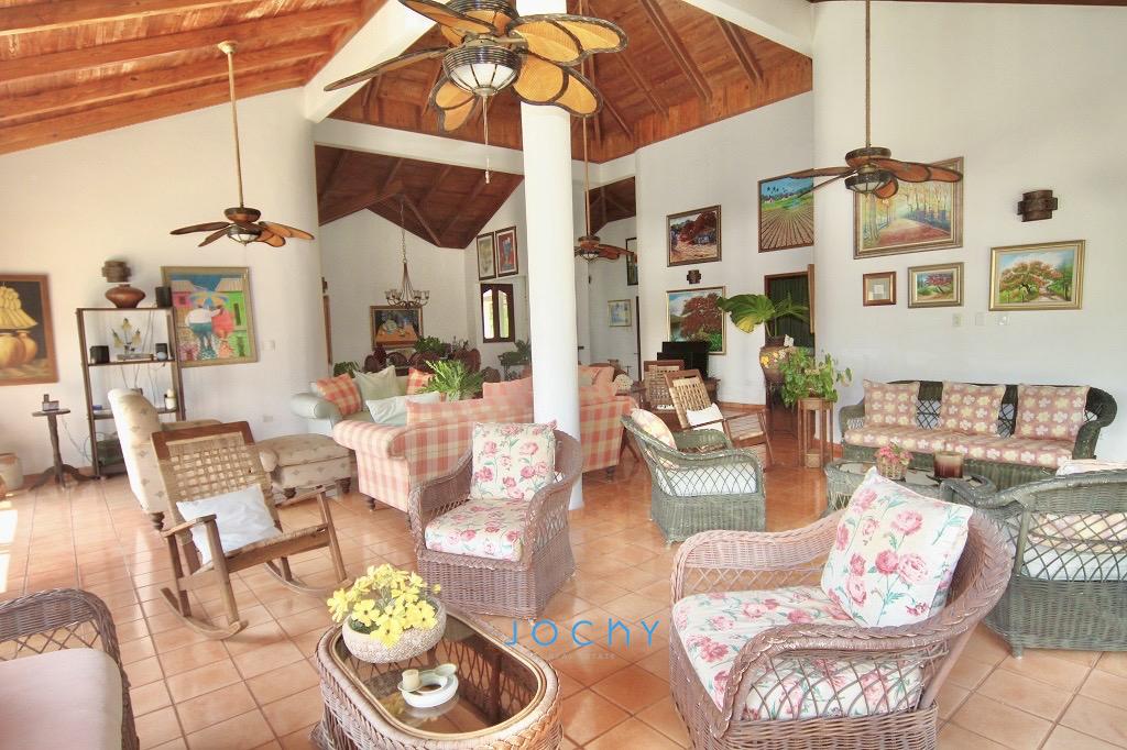 Jochy Real Estate vende villa en Casa de Campo La Romana R.D Foto 7225468-3.jpg