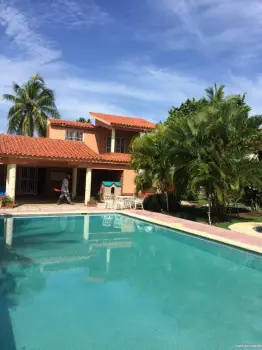 Oportunidad casa en juan dolio 2000mt2 -5hab -5b-piscina-us285.000