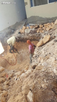 Excavaciones con compresor para cisternas piscinas zapatas  trampas