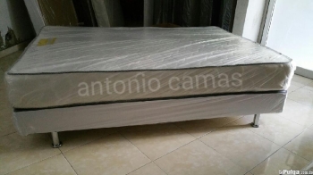 Cama queen 60 con base tapizada blanca