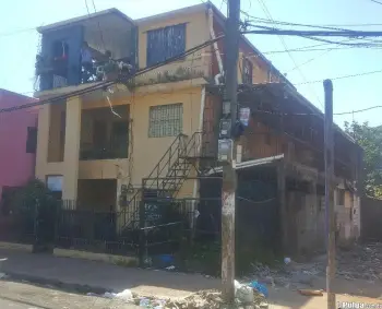 Edificio de 3 pisos con 4 apartamentos en villa juana sto. dgo. d.n.