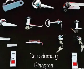 Cerraduras y bisagras para tableros