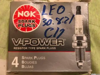 Paquetes de 4 bujías originales ngk r/zfr6jhonda civic.