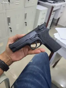 Pistola smith and wesson modelo 915 nuevesita permisos includios.