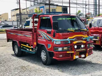 Daihatsu delta 2002 corto cero detalles 450 mil de inicial