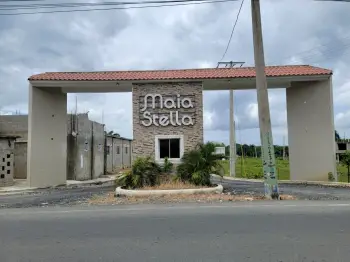 Vendo solar de 135 m2 en villa mella. a 10 minutos de la parada mama t