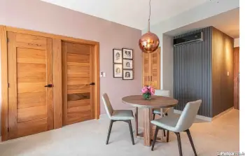 Puertas en madera de roble o caoba para interiores y exteriores