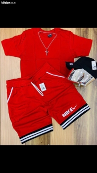 Conjunto deportivo de hombre y mujer