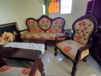 Juego de muebles de caoba tapizado