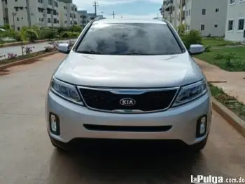 Se renta / alquiler vehículo kia sorento 2015