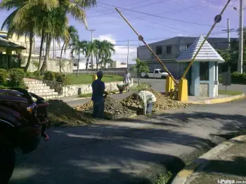 Solar de esquina en urbanización paraíso del caribe