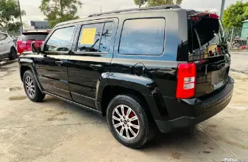 Vendo jeep patriot negra 2017 precio ligeramente negociable