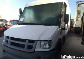 2012 isuzu diesel npr reach van