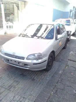 Toyota starlet 2001