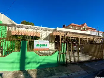 Alquiler de casa en alma rosa segunda santo domingo este.