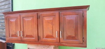 Gabinete de cocina de custro puertas en madera entero