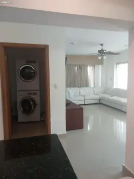 Apartamento amueblado en venta en torre en el malecón