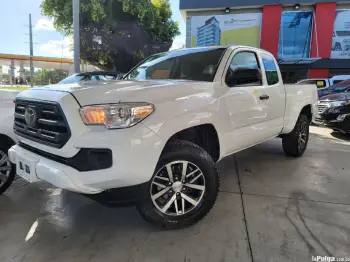 Toyota tacoma 2018 cabina media recien importada