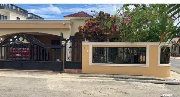 Se vende casa en residencial el doral santiago