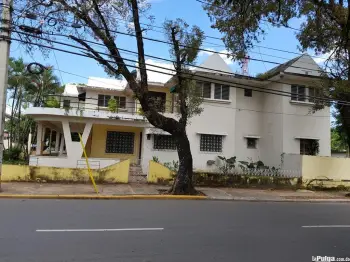 Casa en el centro de la vega próxima al banco agrícola