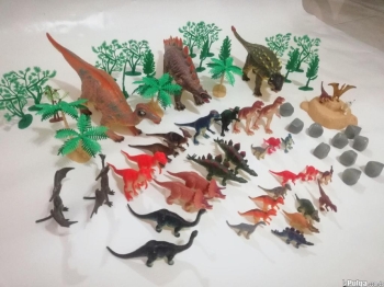 Dinosaurios juguetes variados y sus accesorios! rebajados de precio!