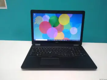 Laptop dell latitude e5570 / 6th gen intel core i3 / 8gb ddr4 / 128g