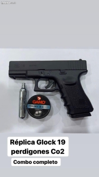 Pistola de perdigones y gas  en la romana