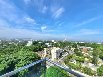 hermosa vista al monumento renta de apartamento piso alto