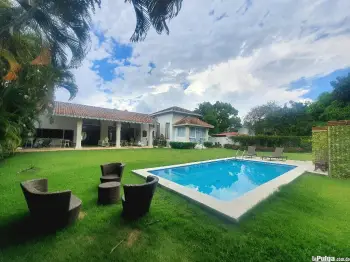 Renta casa totalmente amueblada con piscina en proyecto cerrado