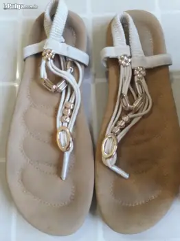 Sandalias comodicimas tamaño 8 de mujer