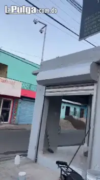 Se alquila local comercial.