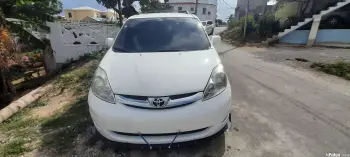 Toyota sienna 2008 gasolina en samaná