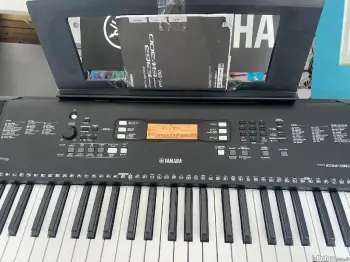 Piano yamaha psr ew300