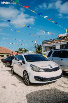 Vendo kia rio 2012  en la romana