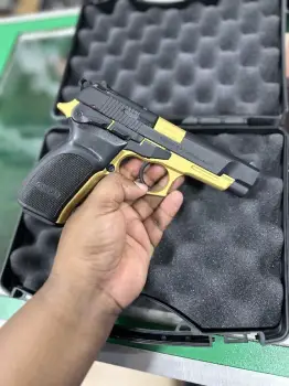 Pistola bersa thunder 9mm de 17 cápsulas