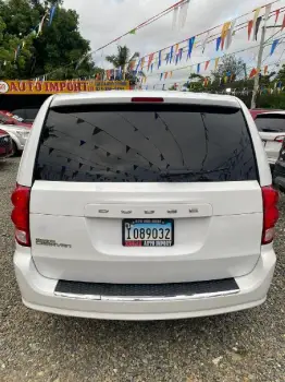 Dodge caravan 2016 tres filas de asiento en san cristóbal