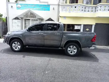 Toyota hilux 2018 en la altagracia