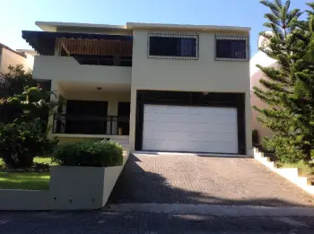 Casa en altos de arroyo hondo ii