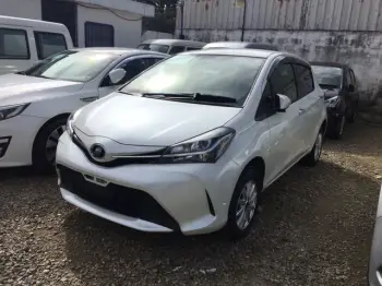 Toyota vitz 2017