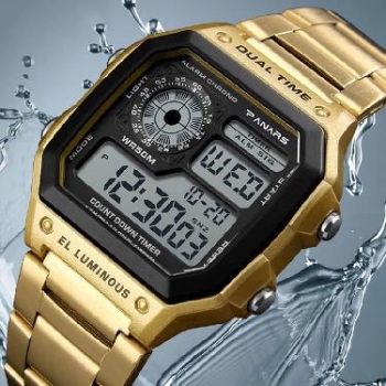 Reloj casio en acero inoxidable resistente al agua.