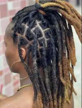 Trenzas rasta en la romana