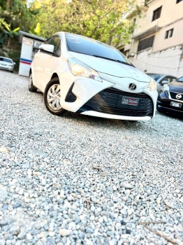 Toyota vitz 2017