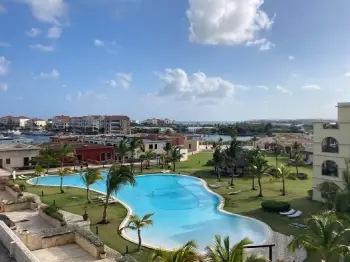 Venta de pent-house en cap-cana vista a la marina