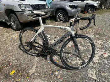 Bicicleta de ruta cipollini carbon fiber