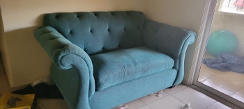 Sofa de dos personas azul