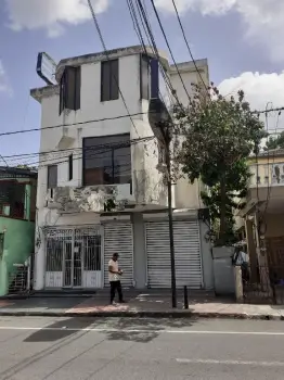 Edificio de tres 3 niveles en venta