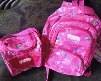 Mochilas con sus loncheras marca totto 18 pulgada